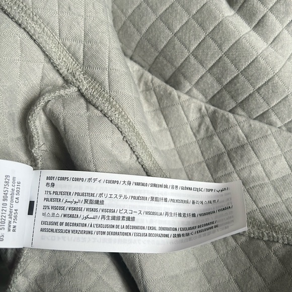 #47. GILLY HICKS Women’s Quilted Bomber Jacket - Picture 15 of 15